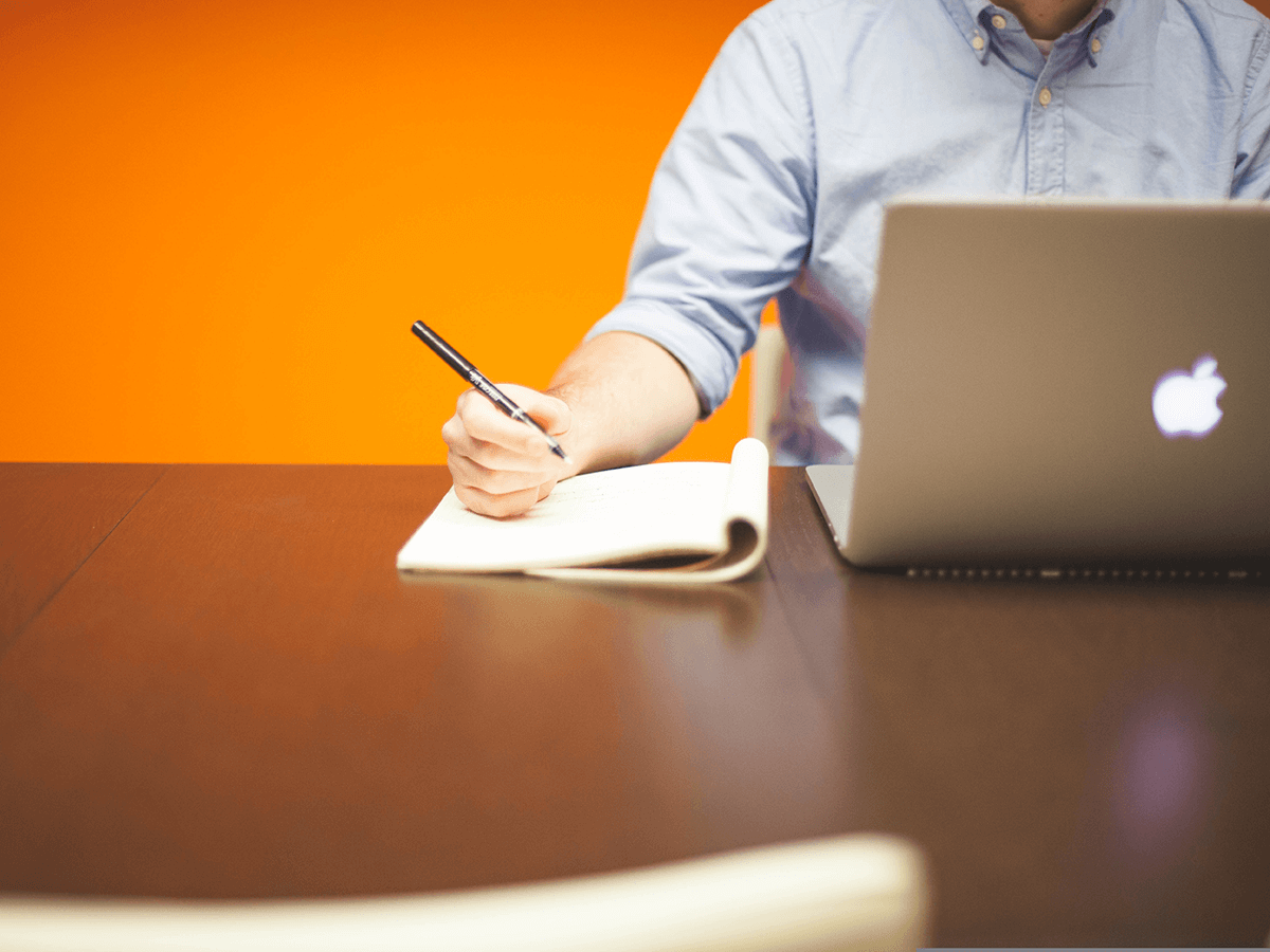 Digital marketer optimizing landing page structure to improve SEM campaign performance.